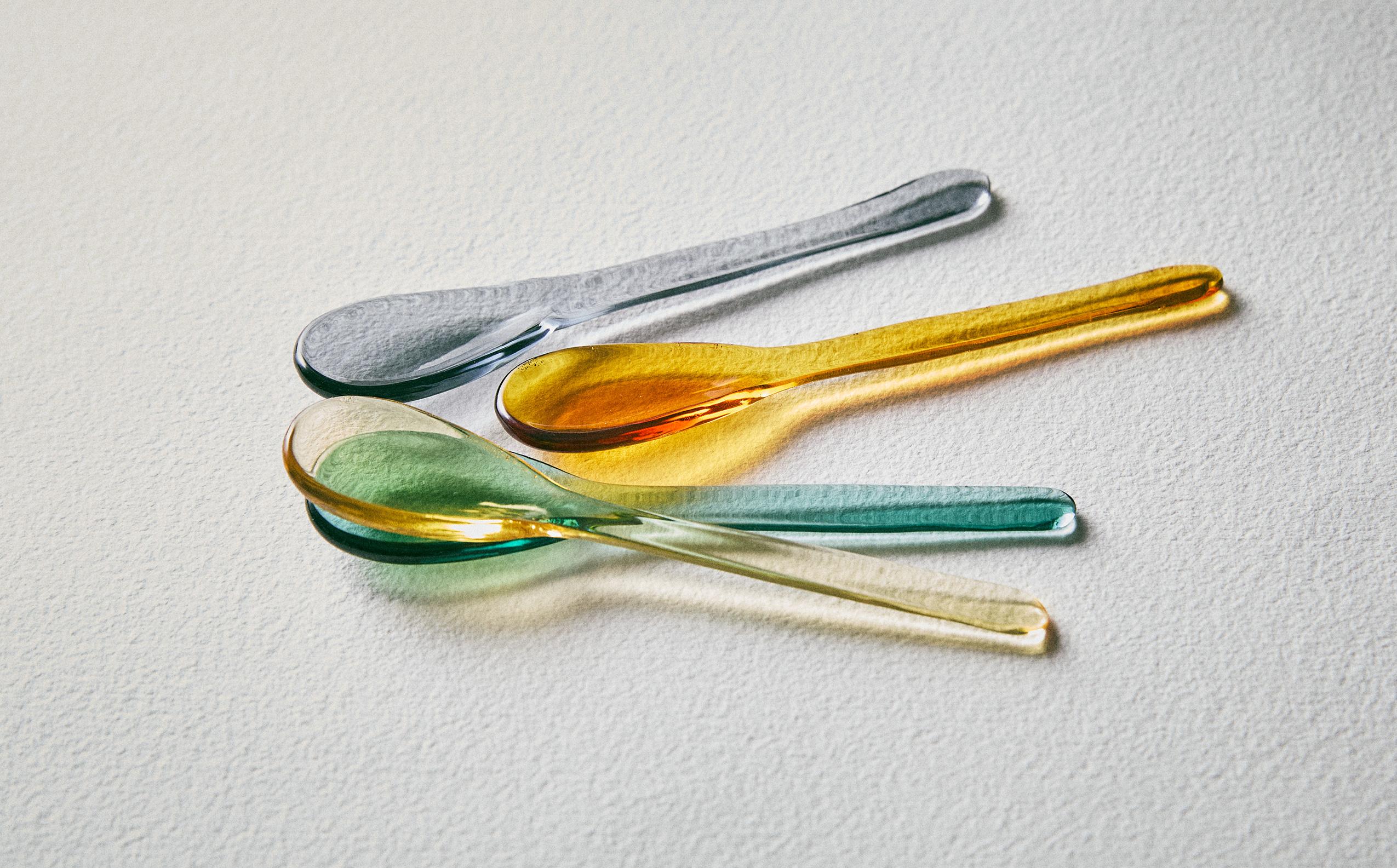 PACK OF COLOURED GLASS DESSERT SPOONS (PACK OF 4)