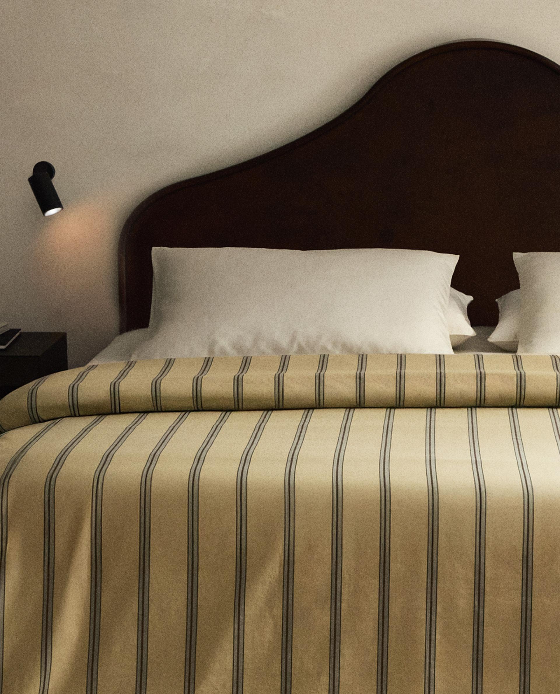 STRIPED PERCALE DUVET COVER (300 THREAD COUNT)