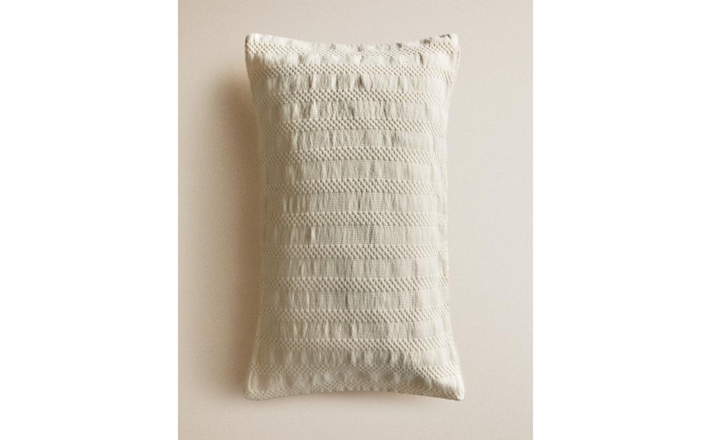 KIDS' STRIPED TEXTURED CUSHION COVER KIDS' STRIPED TEXTURED CUSHION COVER