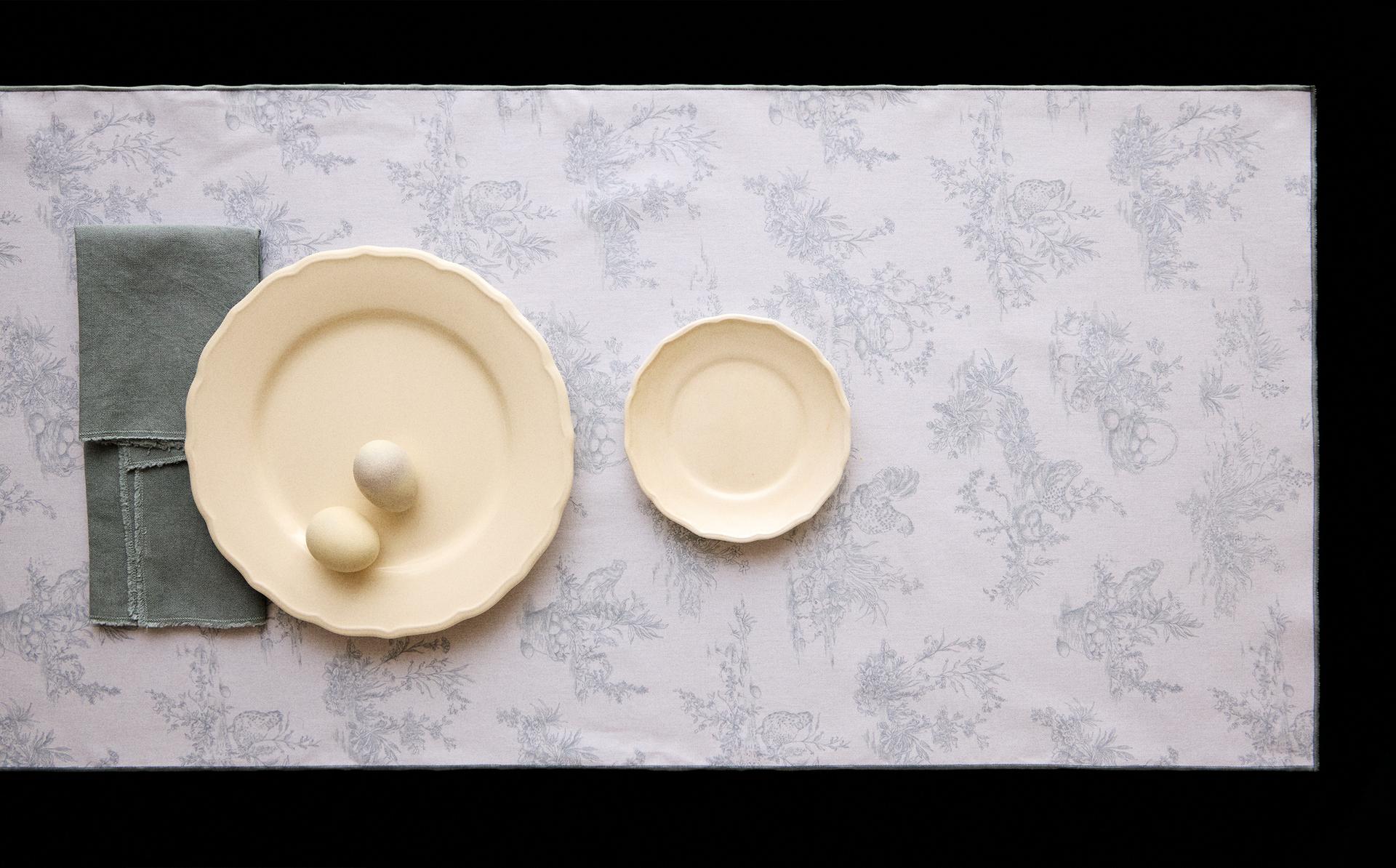 TISCHLÄUFER AUS HARZ TOILE TISCHLÄUFER AUS HARZ TOILE