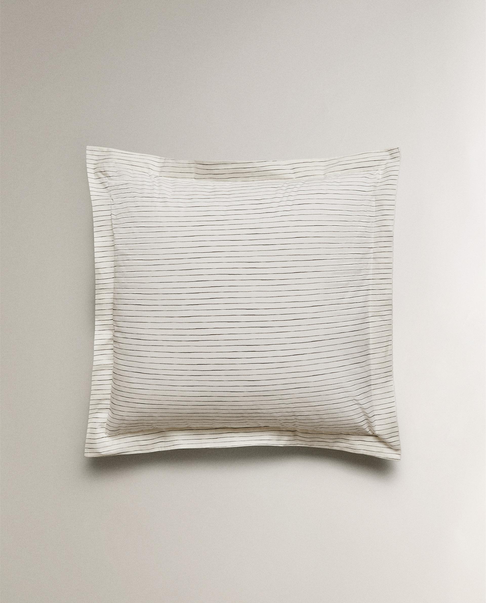 REVERSIBLE STRIPED PILLOWCASE