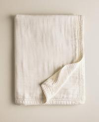 CHILDREN’S MUSLIN BLANKET WITH LACE TRIM