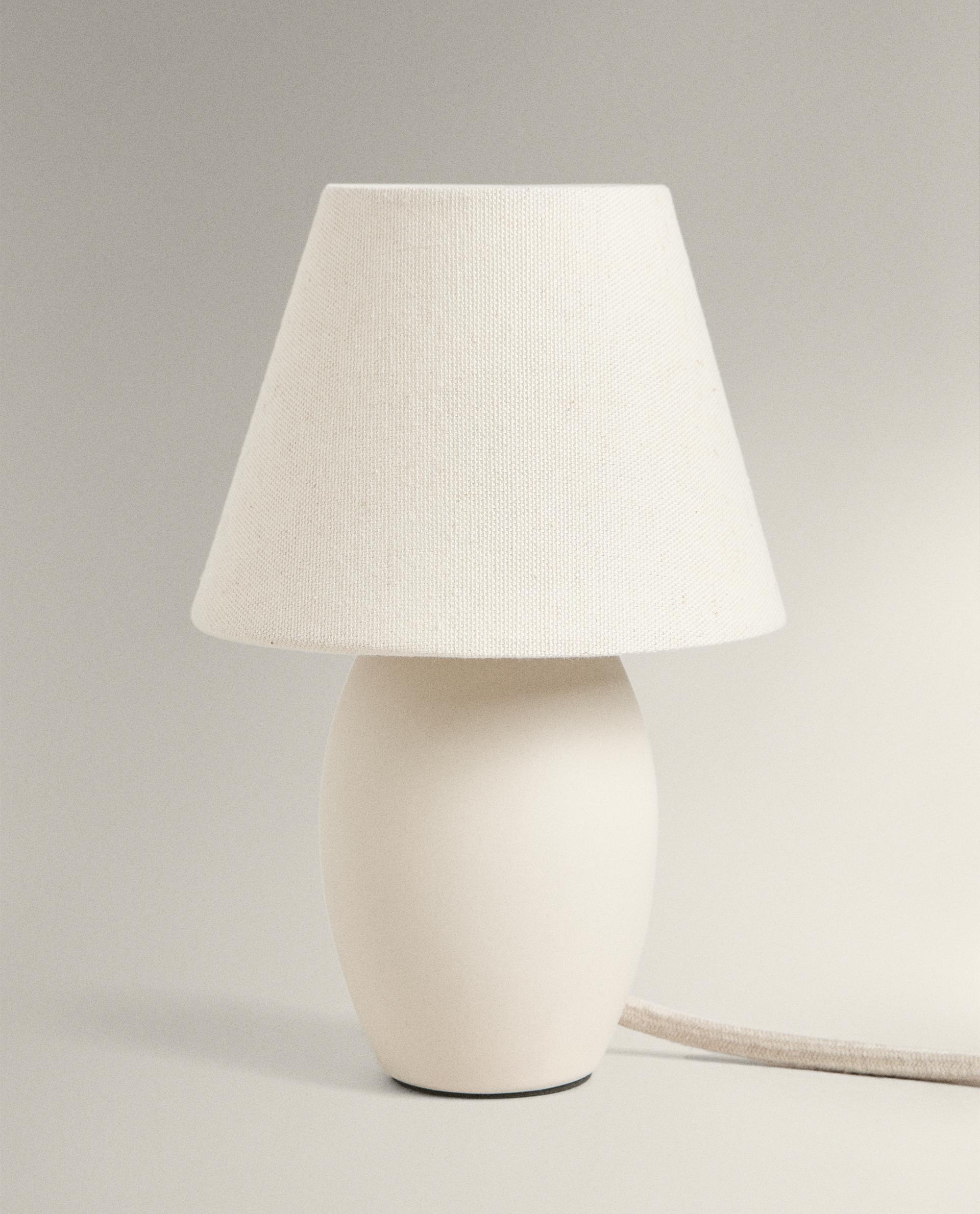 CERAMIC TABLE LAMP