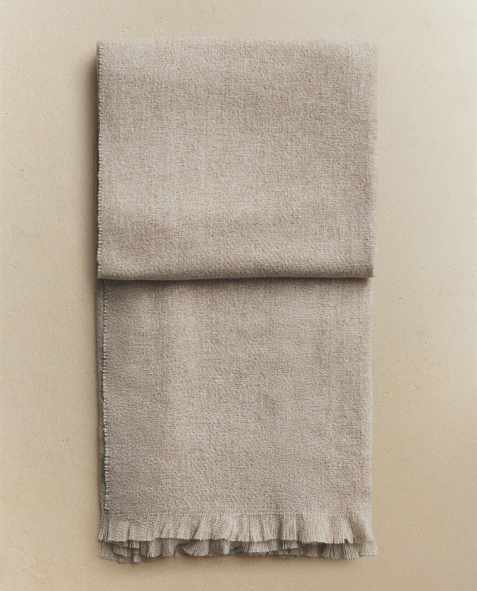 ソファーやリビングルーム用のスロー | Zara Home 日本/Japan | 最新