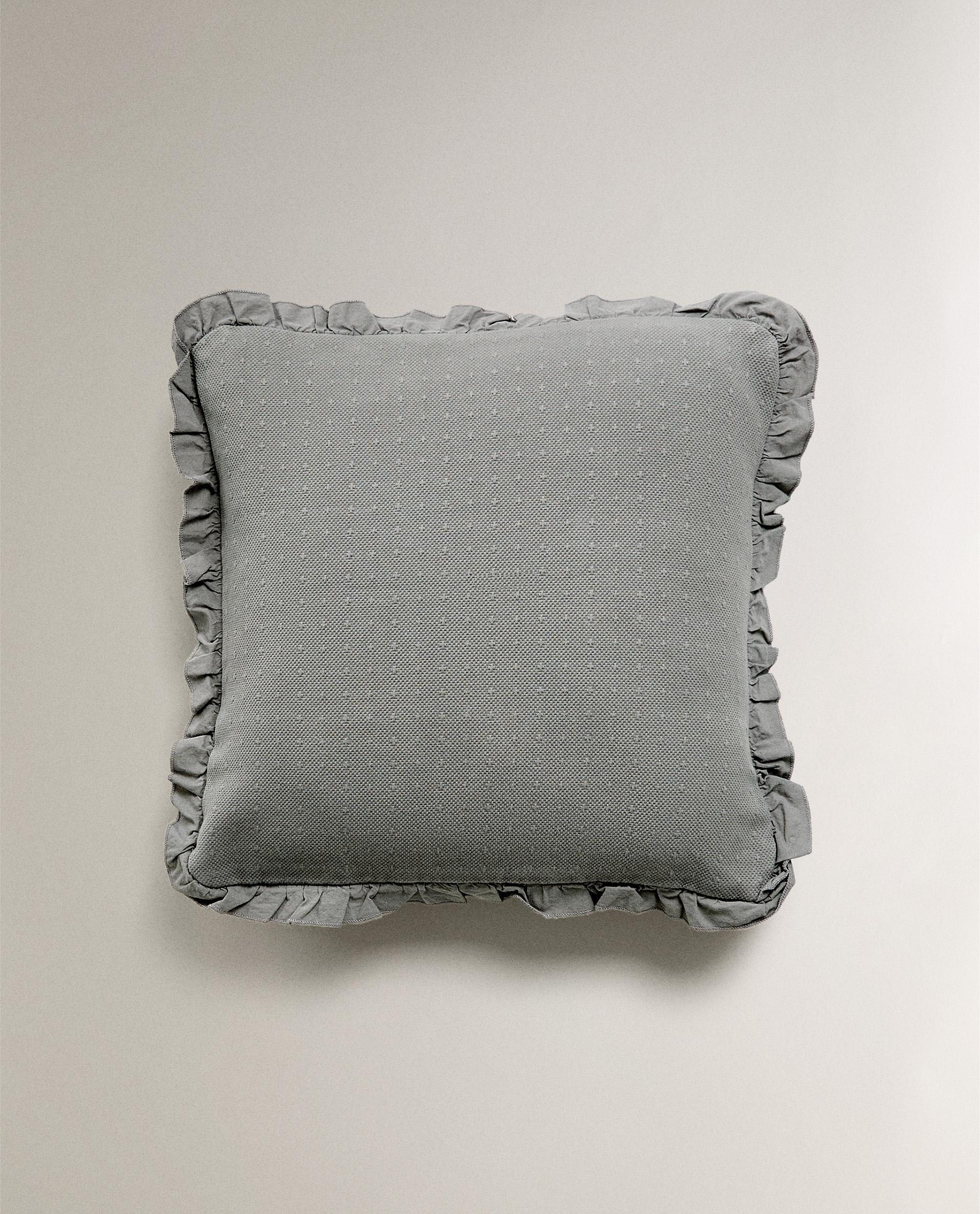 CHILDREN'S CUSHION COVER WITH RUFFLE