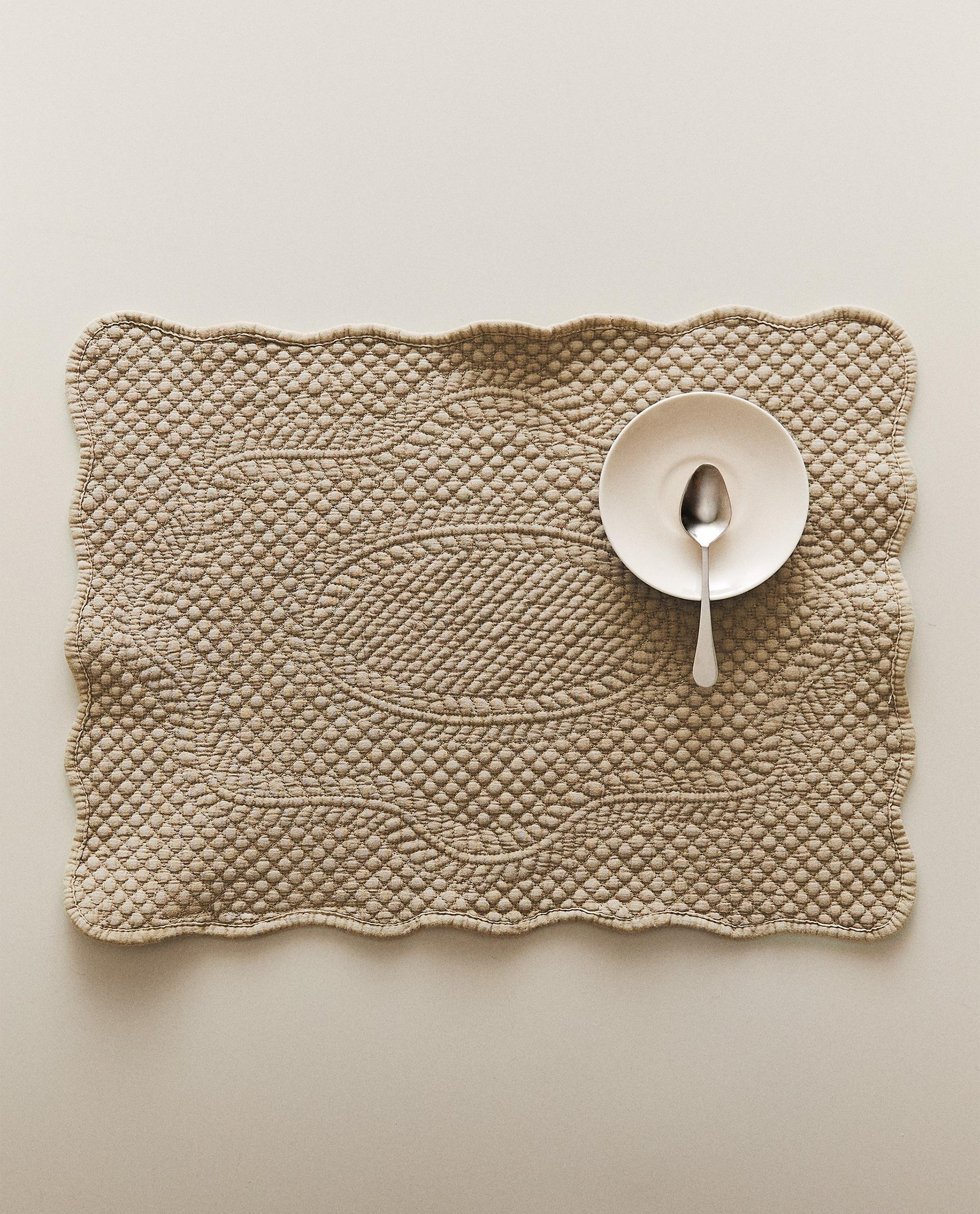 PIKOWANA PODKŁADKA POD TALERZ PIKOWANA PODKŁADKA POD TALERZ