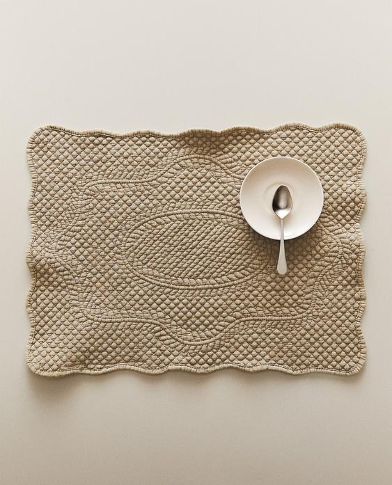QUILTED PLACEMAT QUILTED PLACEMAT