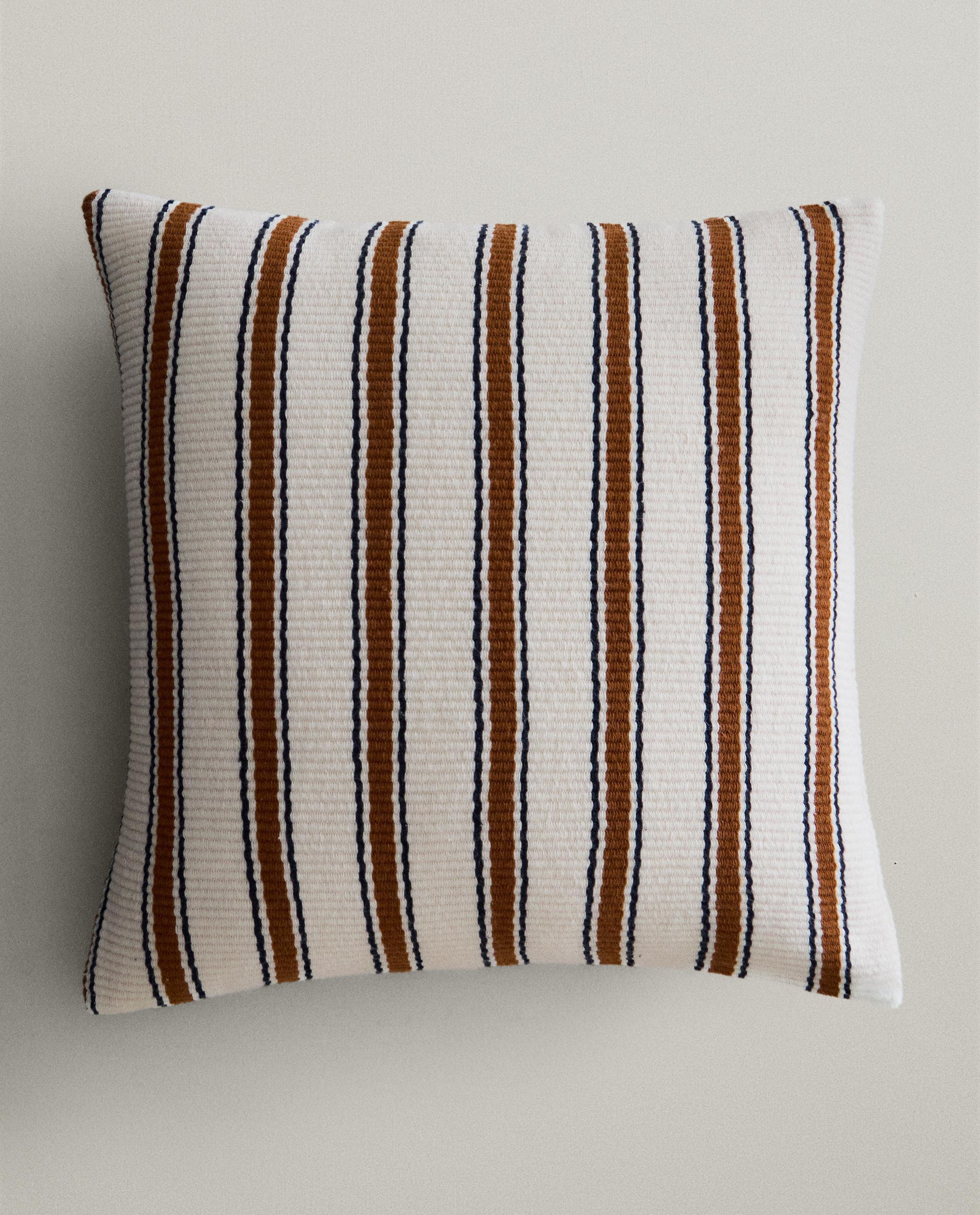 ベッドルームクッション | Zara Home 日本/Japan