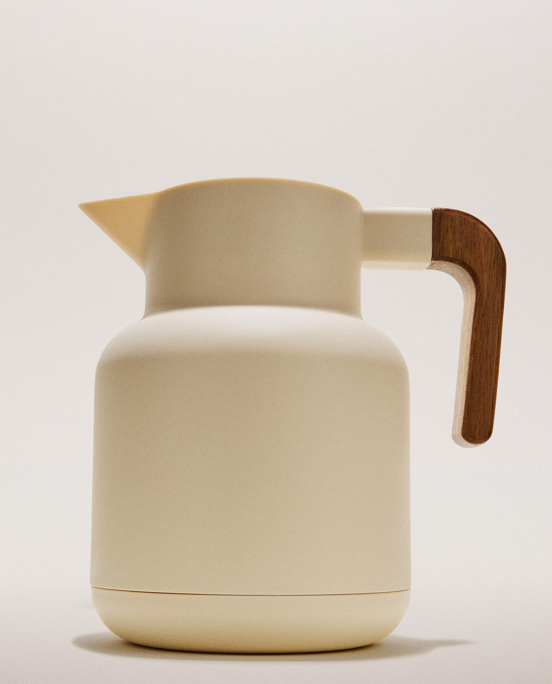 ACACIA JUG WITH HANDLE ACACIA JUG WITH HANDLE