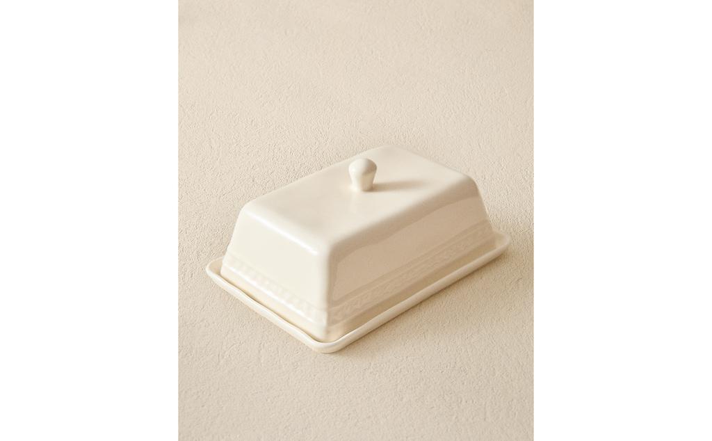 KERAMIKAS SVIESTA TRAUKS AR RELJEFU ORNAMENTU