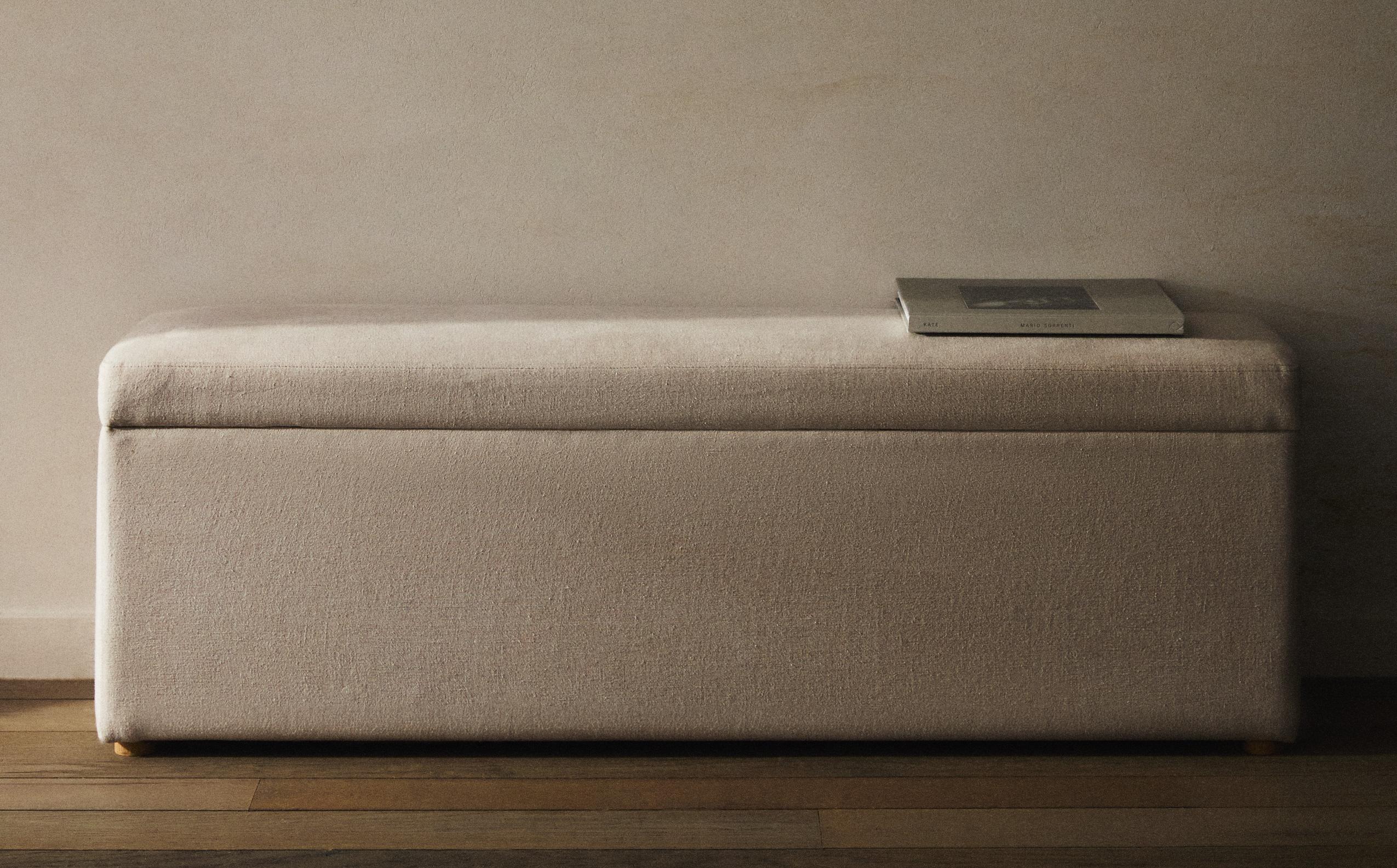 WOOD AND LINEN STORAGE BENCH