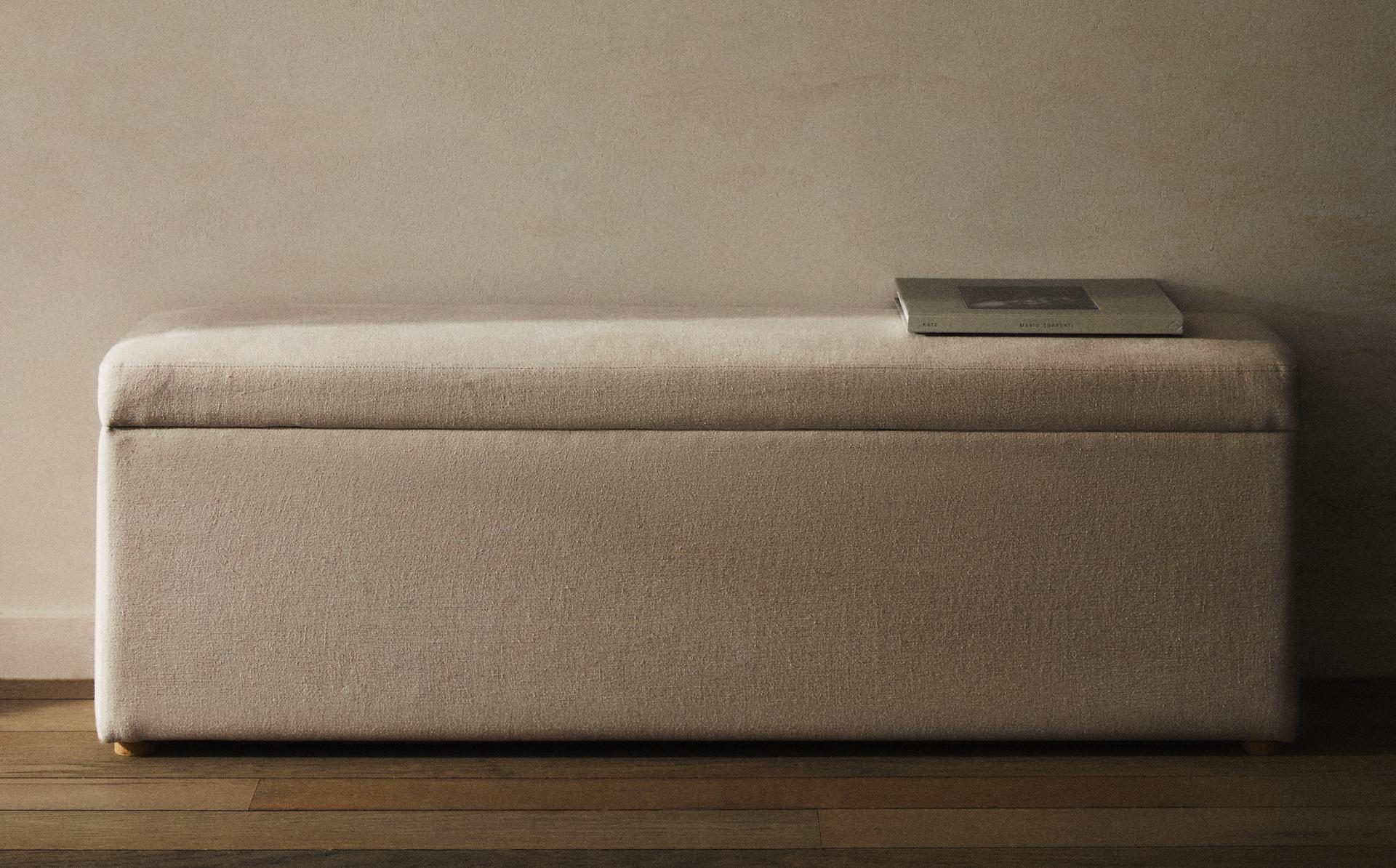 WOOD AND LINEN STORAGE BENCH