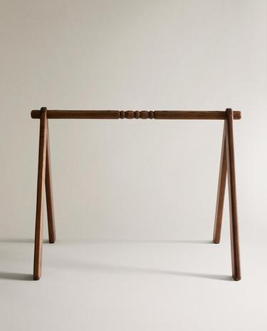 PORTIQUE D'ACTIVITÉS BÉBÉ EN BOIS DE FRÊNE