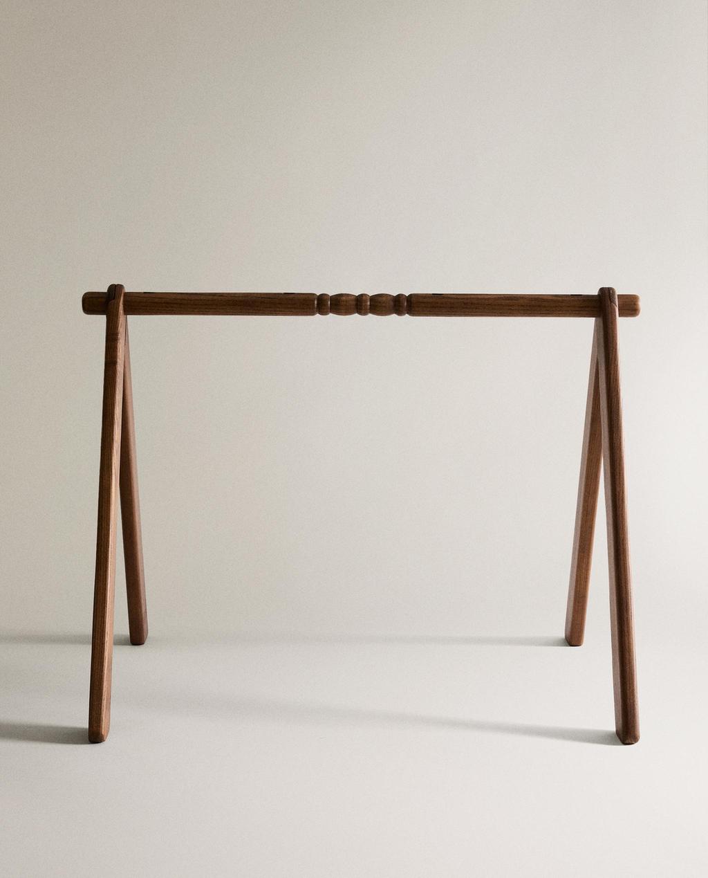 PORTIQUE D'ACTIVITÉS BÉBÉ EN BOIS DE FRÊNE