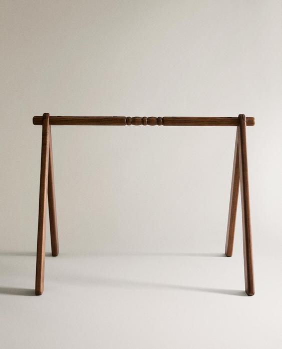 PORTIQUE D'ACTIVITÉS BÉBÉ EN BOIS DE FRÊNE