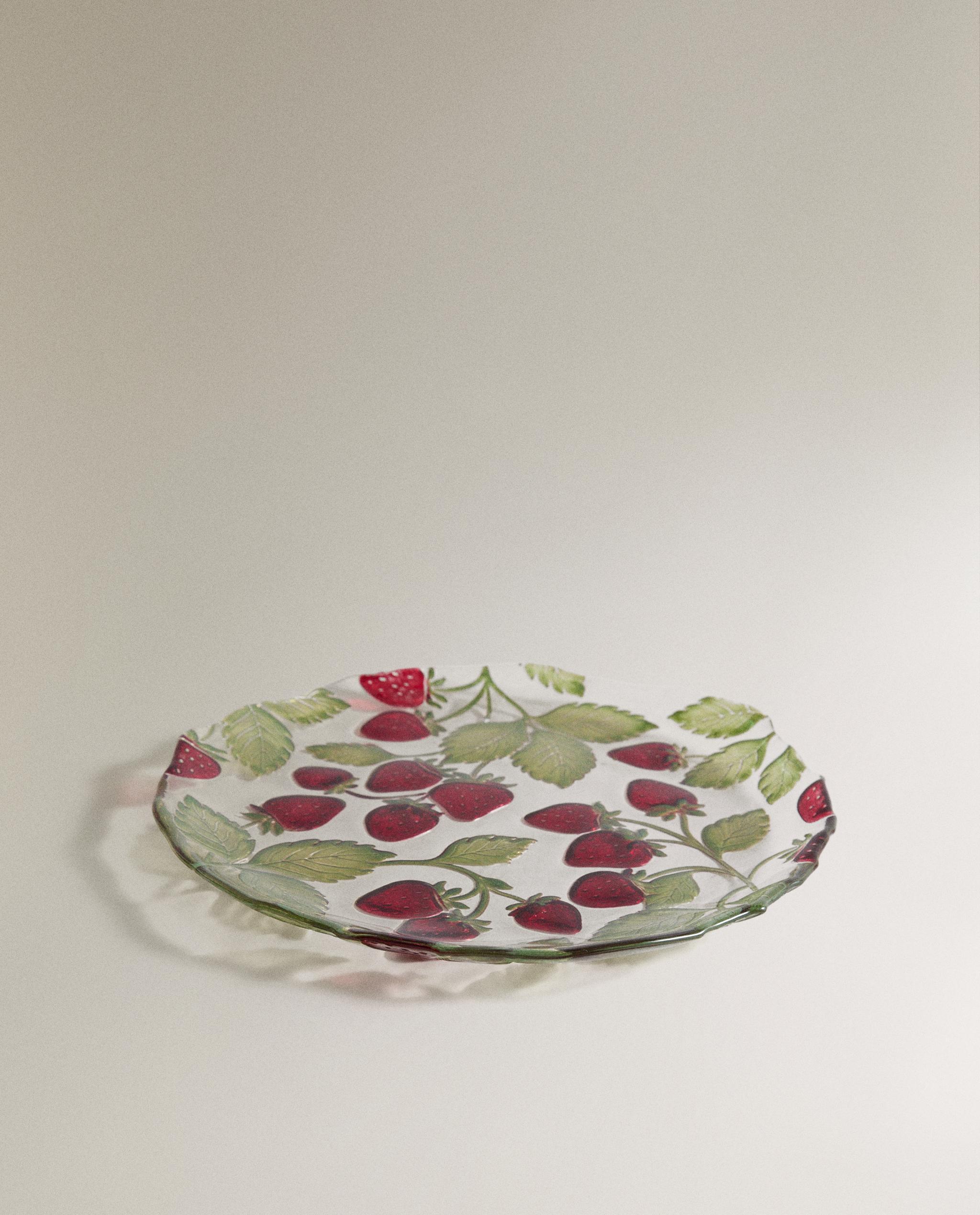 STRAWBERRY GLASS DINNER SET product thumbnail 3