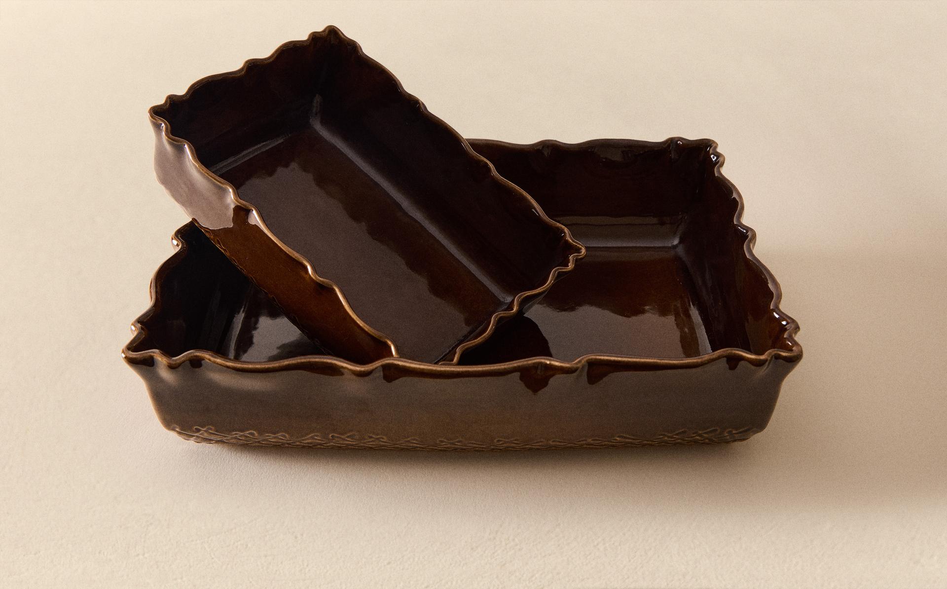 OVENFORM AUS STEINGUT MIT TEXTUR OVENFORM AUS STEINGUT MIT TEXTUR