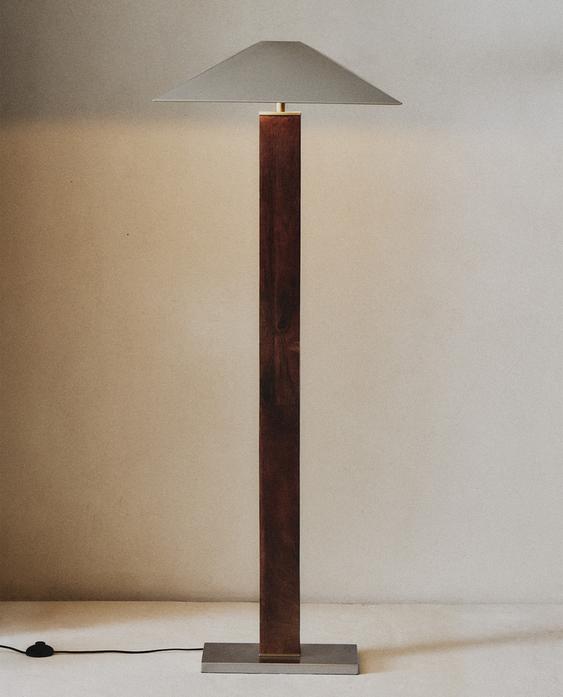 METAL AND WOOD STEM LAMP