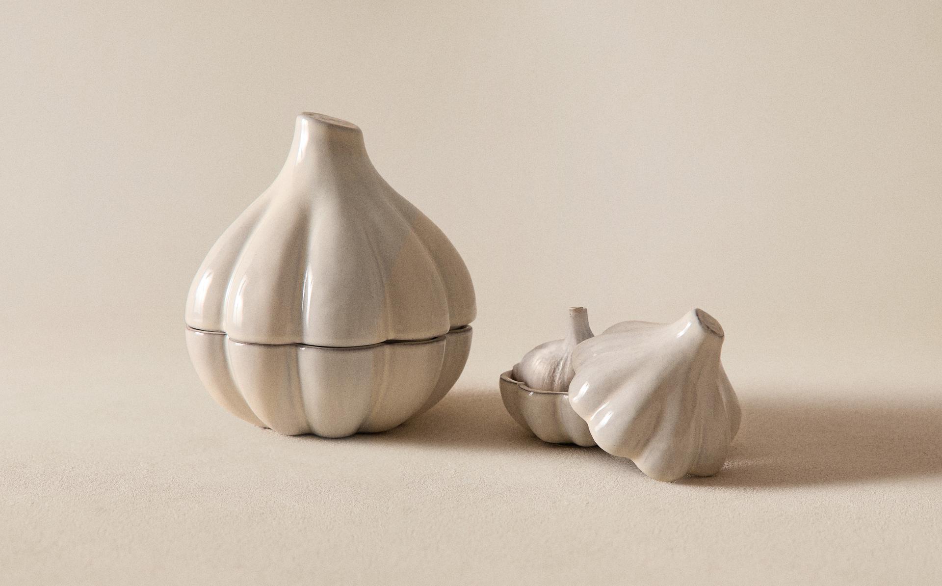 צנצנת אחסון בצורת שום בצבע חימר