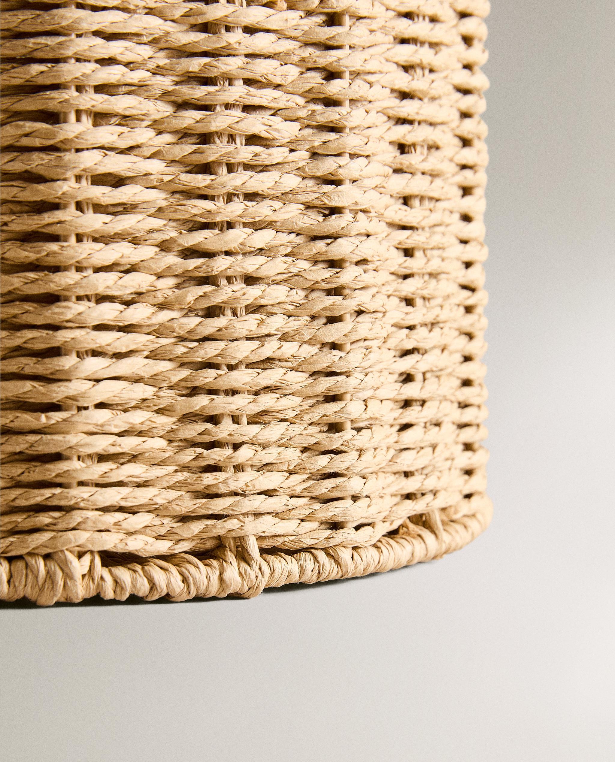 ROUND BASKET WITH COTTON LINING product thumbnail 3