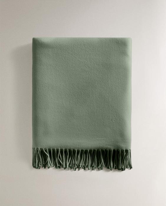 EXTRA SOFT PLAIN THROW