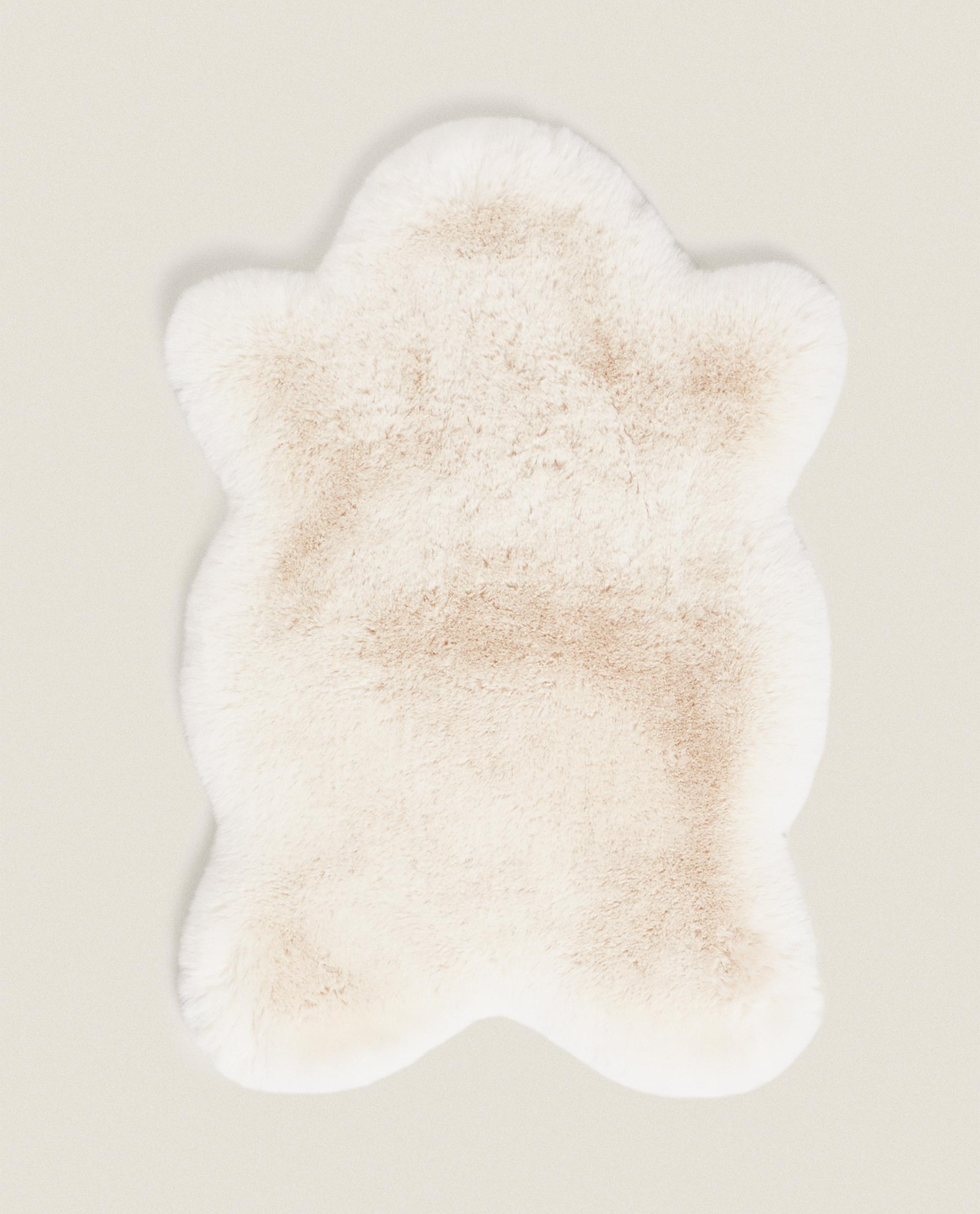 LARGE RECTANGULAR FAUX FUR RUG