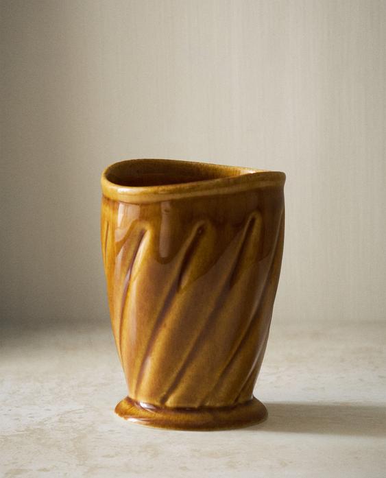 MUSTARD YELLOW RAISED DESIGN TOOTHBRUSH HOLDER