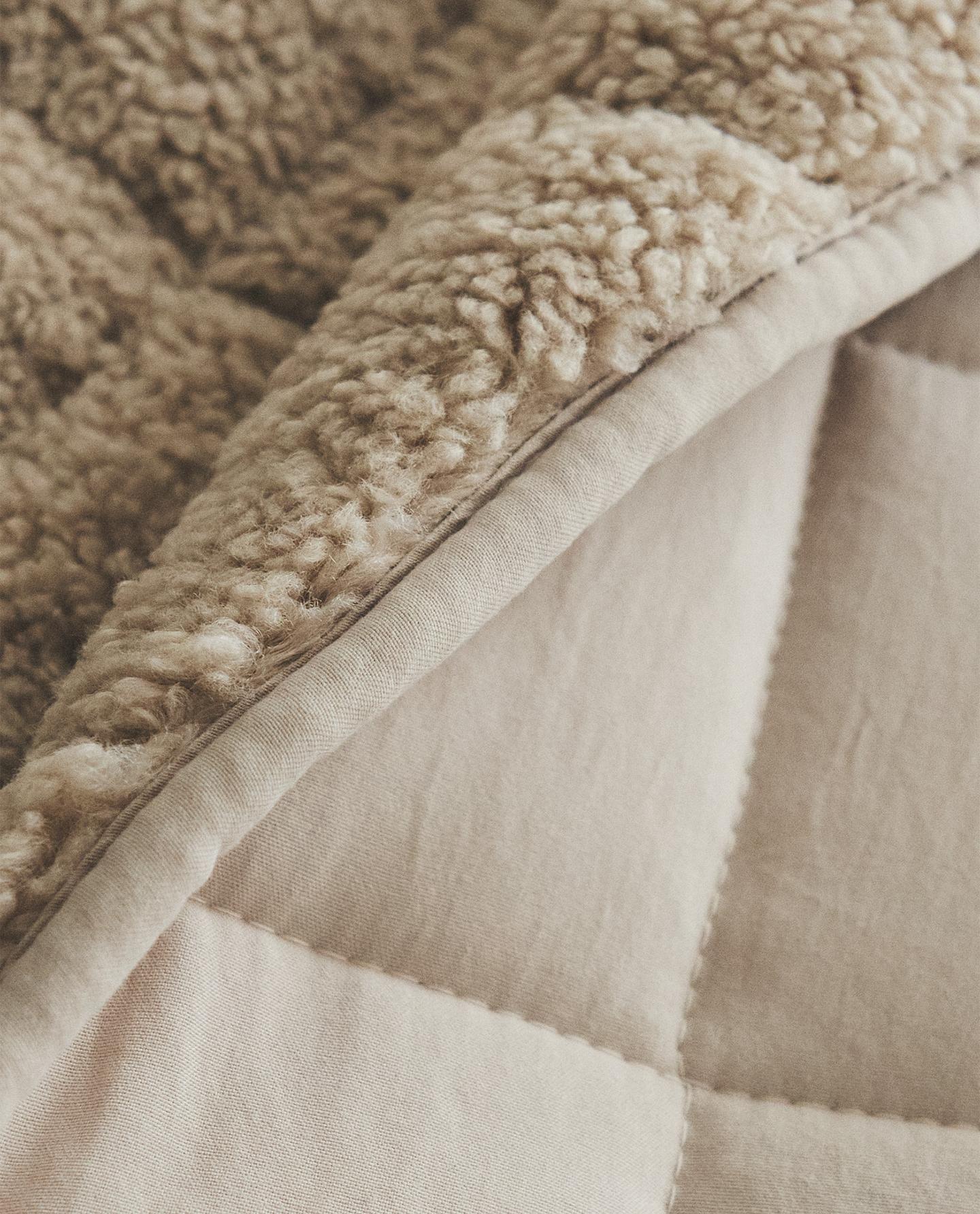 ÉDREDON RÉVERSIBLE MOUTON SYNTHÉTIQUE - ÉDREDONS - CHAMBRE | Zara Home France | Zara Home France