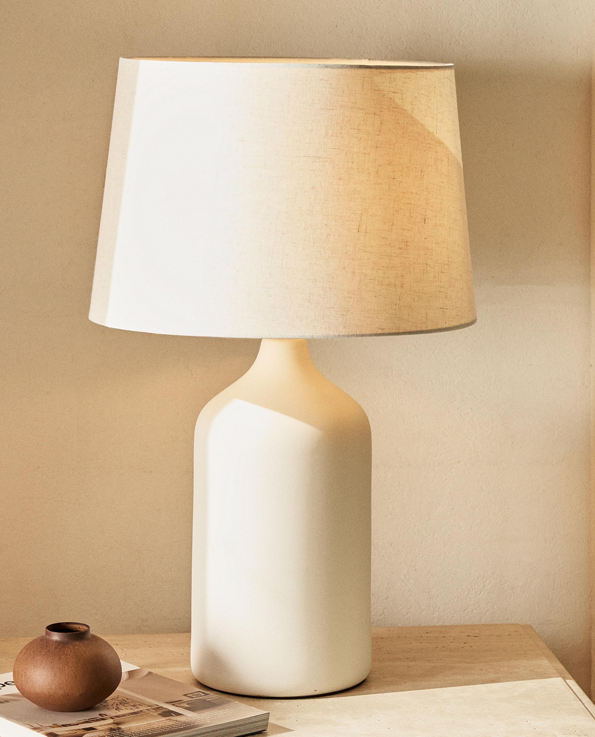 ザラホーム セラミックベースホワイトテーブルランプ セラミックベース ホワイトテーブルランプ | Zara Home 日本/Japan