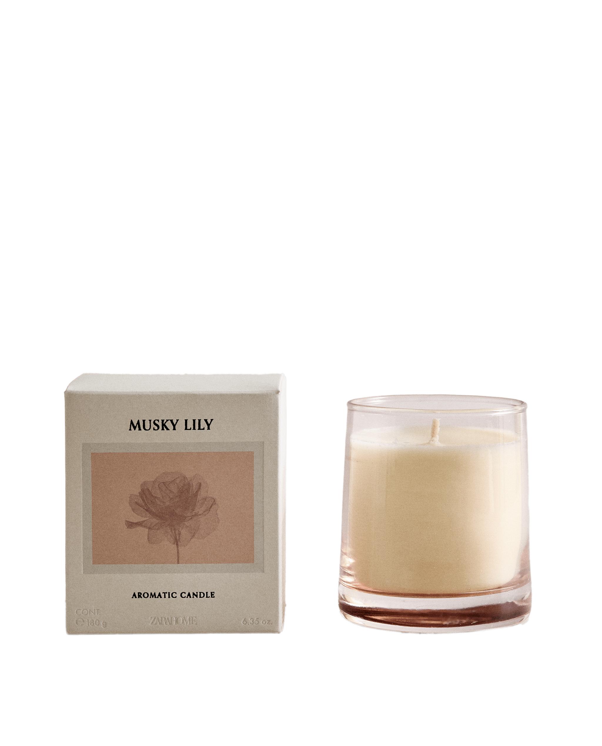 (180 G) MUSKY LILY SCENTED CANDLE product thumbnail 5