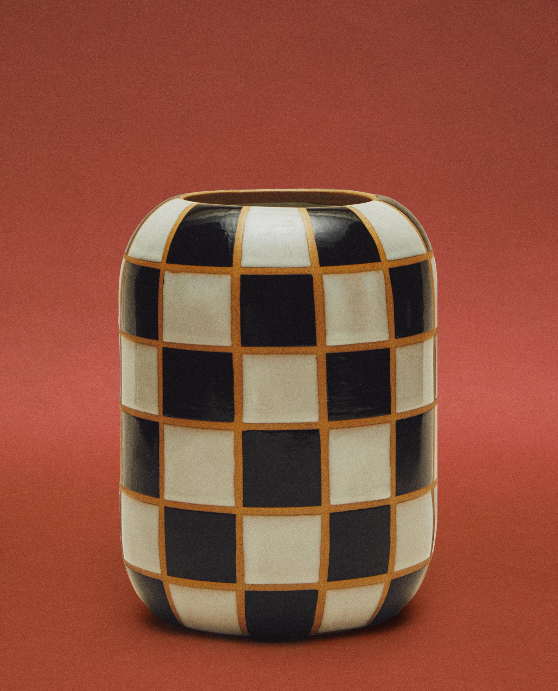 CHEQUERED CERAMIC VASE X COLLAGERIE