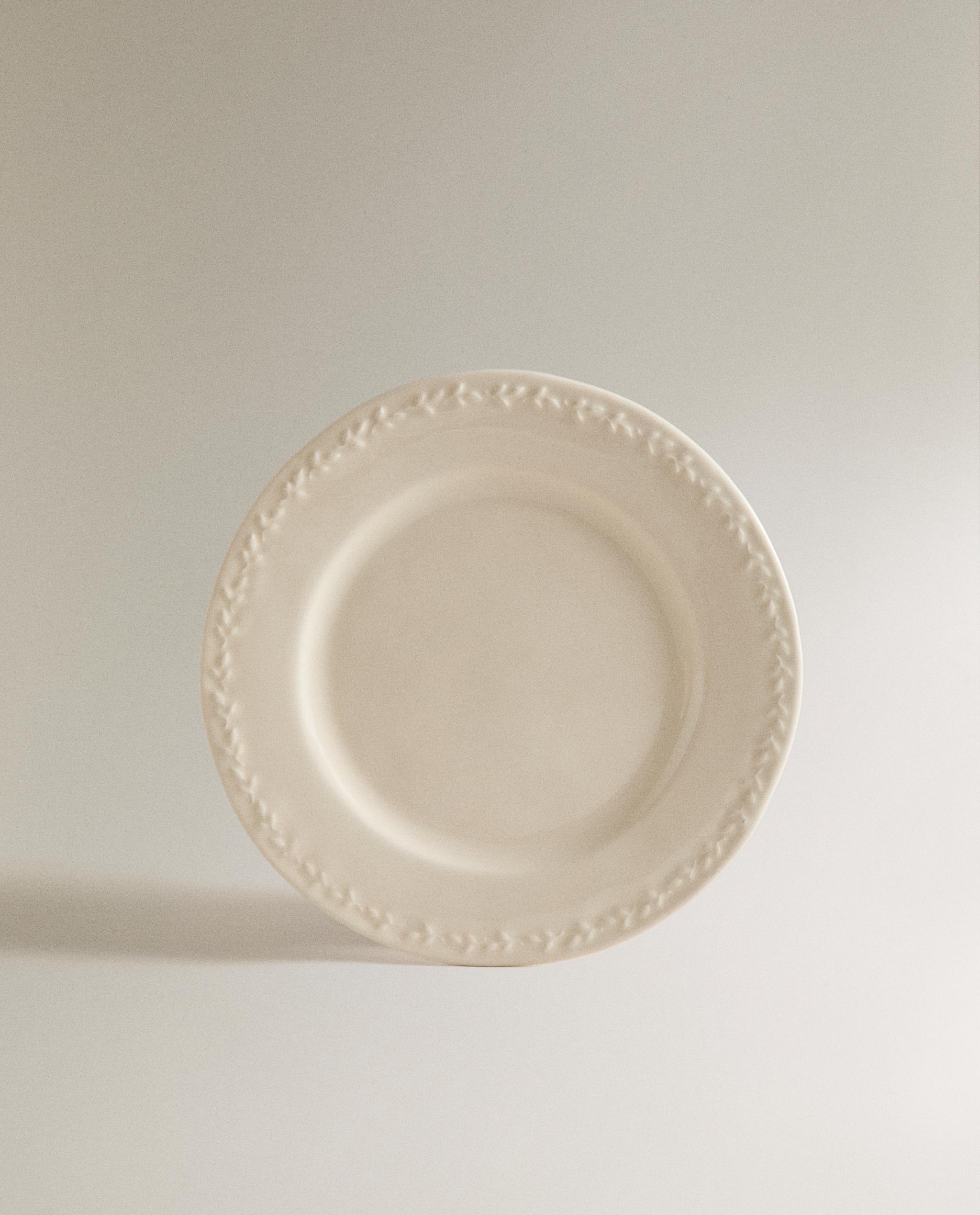 EARTHENWARE DINNER SET WITH RAISED-DESIGN EDGE product thumbnail 17