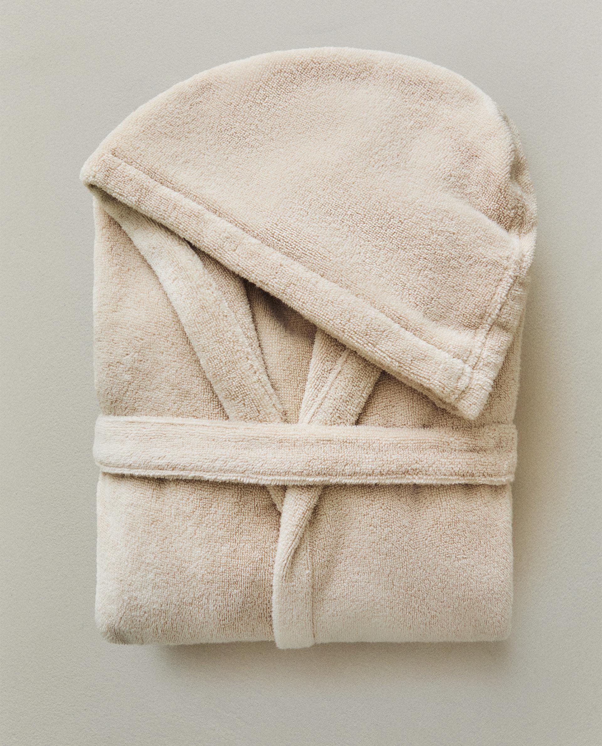 EXTRA SOFT HOODED BATHROBE (380 GXM²) product thumbnail 2