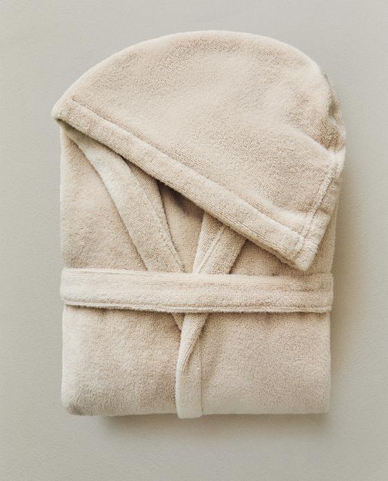 EXTRA SOFT HOODED BATHROBE (380 GXM²) EXTRA SOFT HOODED BATHROBE (380 GXM²)