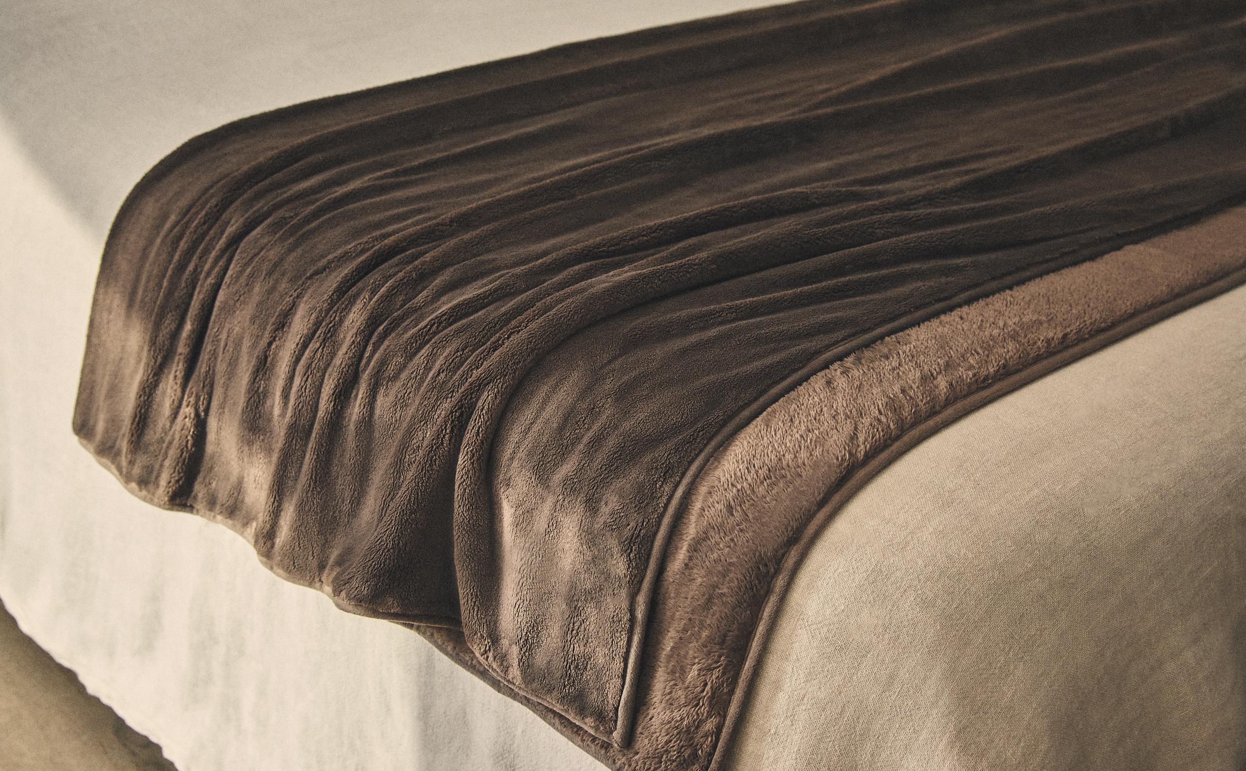 Bed blankets Zara Home Worldwide New Collection