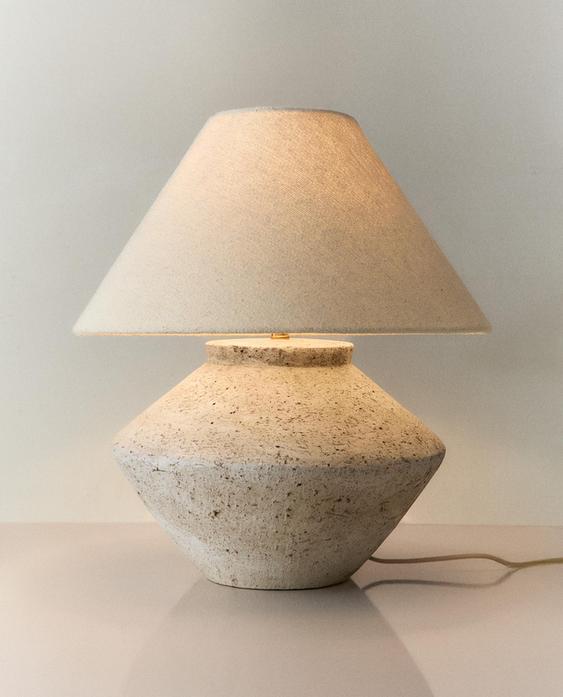 MEDIUM TABLE LAMP WITH EARTHENWARE BASE MEDIUM TABLE LAMP WITH EARTHENWARE BASE