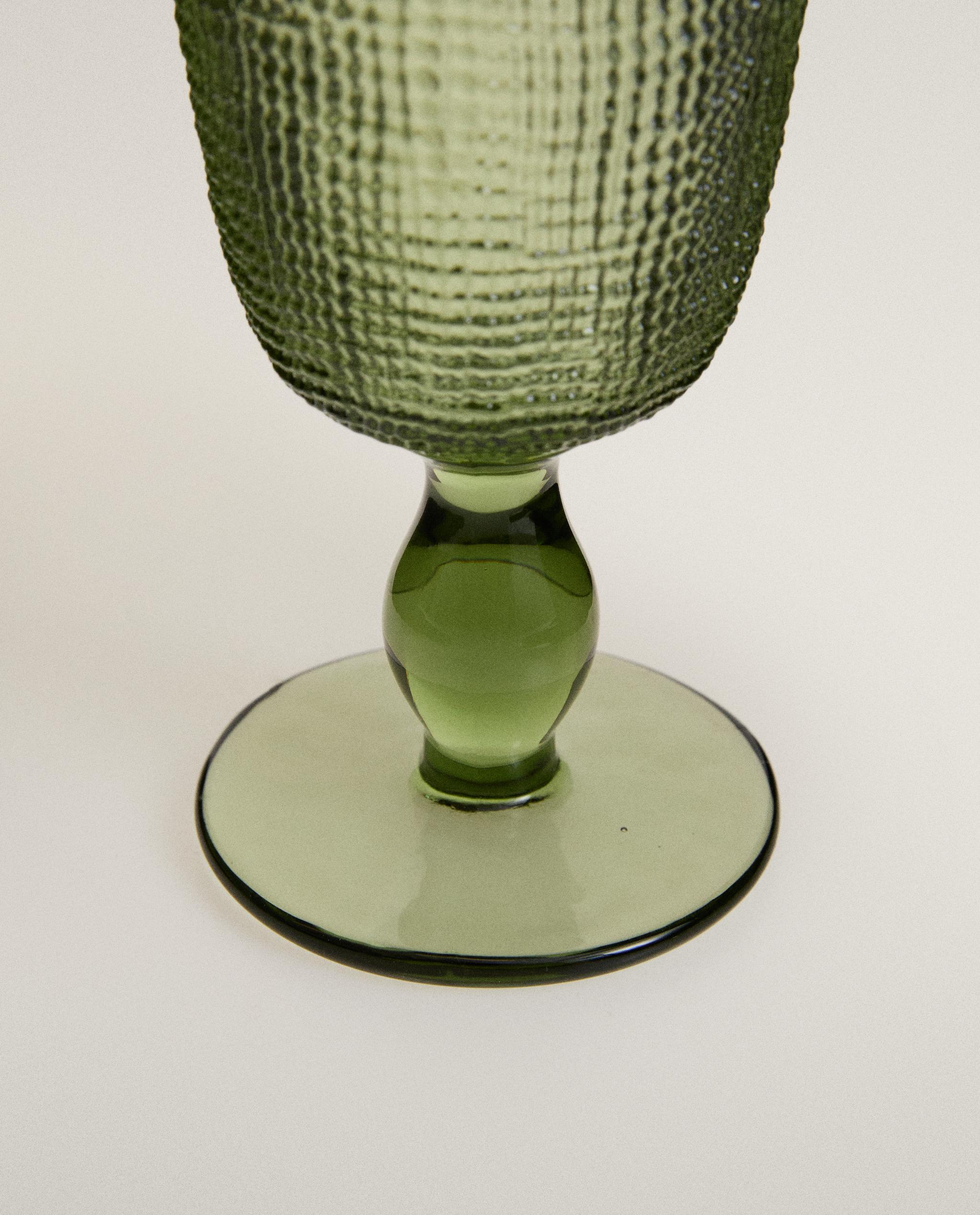RAISED DESIGN WINE GLASS product thumbnail 4