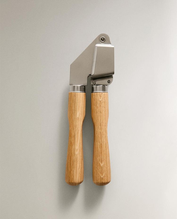 OAK MANUAL GARLIC PRESS
