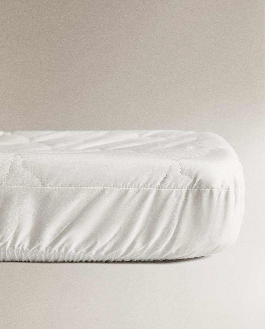 VODĚODOLNÝ CHRÁNIČ MATRACE Z BAVLNY (233 TC)