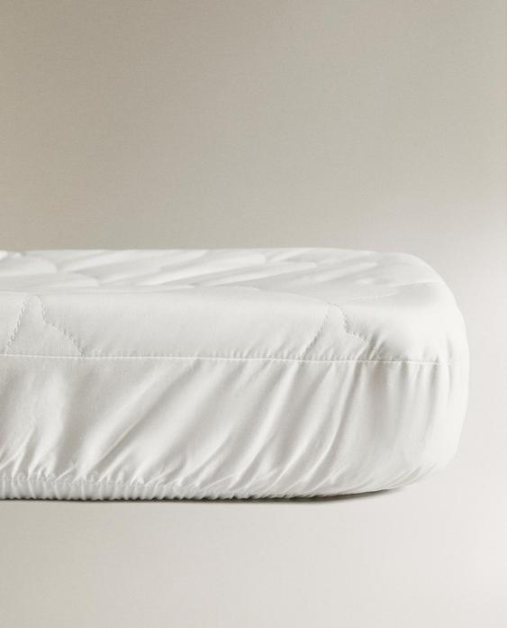 VODĚODOLNÝ CHRÁNIČ MATRACE Z BAVLNY (233 TC) VODĚODOLNÝ CHRÁNIČ MATRACE Z BAVLNY (233 TC)