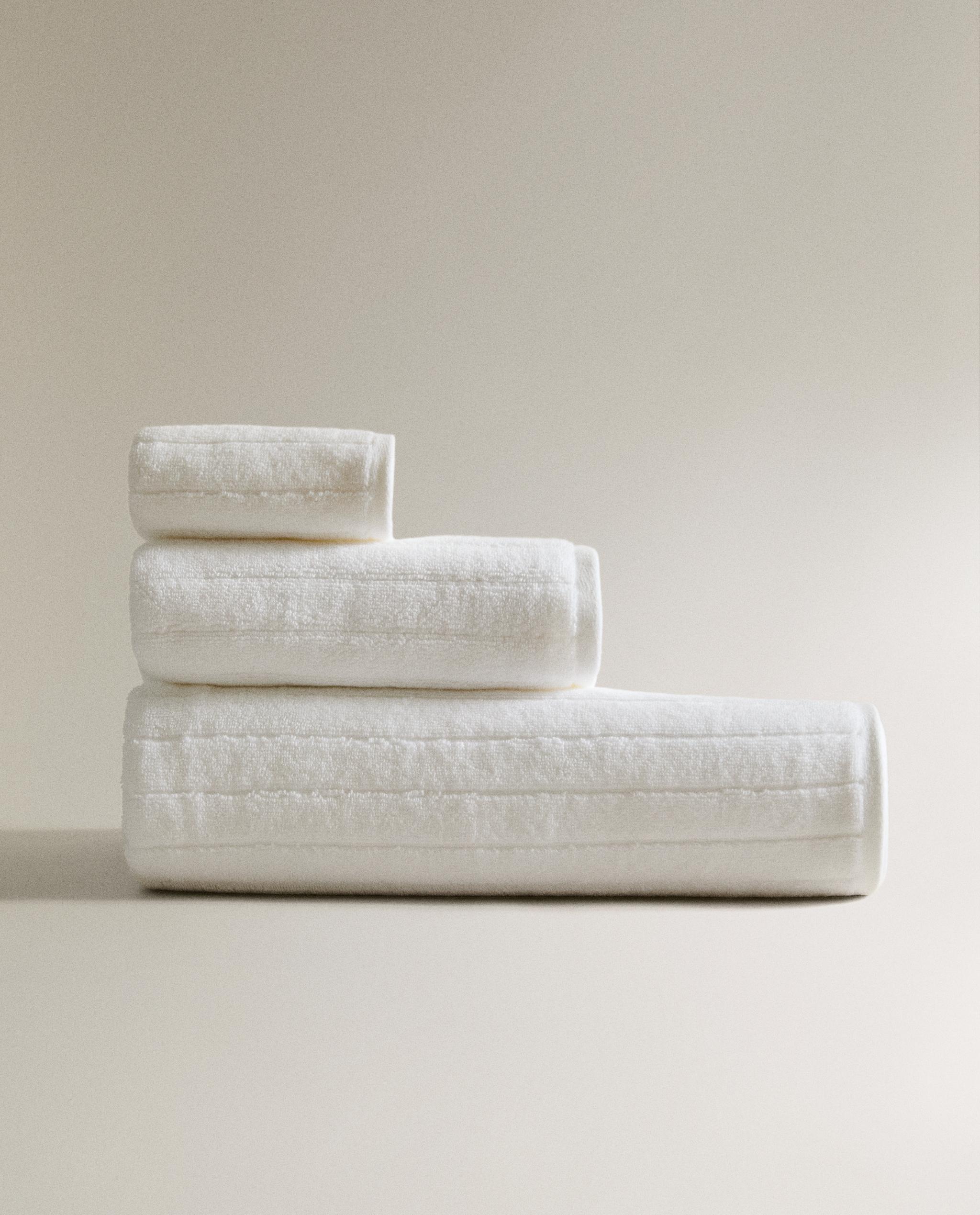 TEXTURED STRIPED BATH TOWEL product thumbnail 13