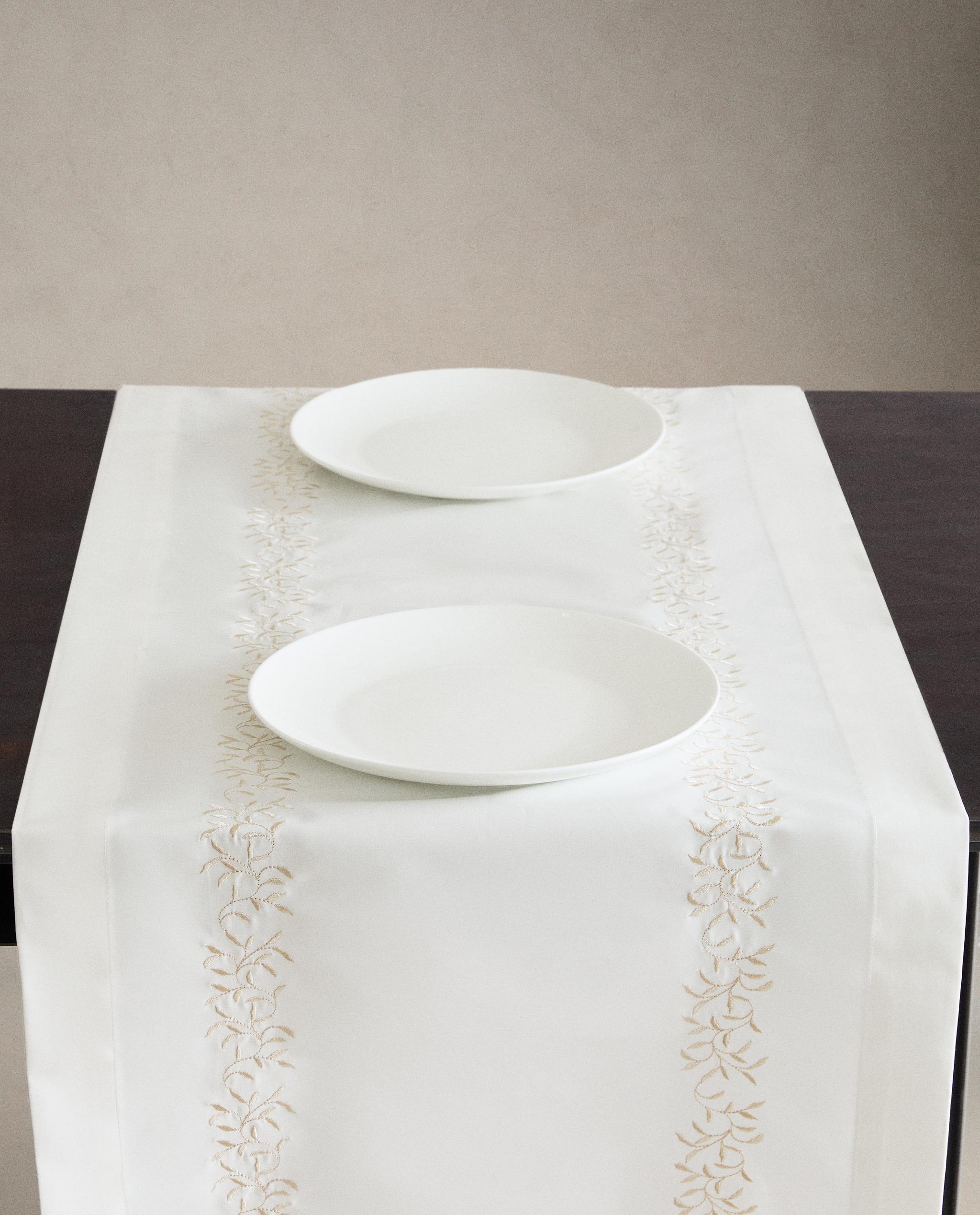 EMBROIDERED SATEEN TABLE RUNNER product thumbnail 5
