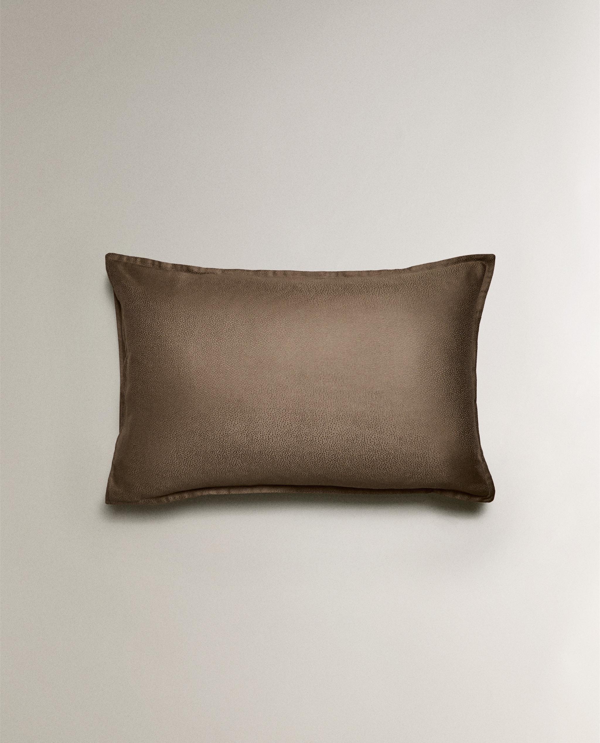 SATEEN JACQUARD PILLOWCASE (300 THREAD COUNT) product thumbnail 3
