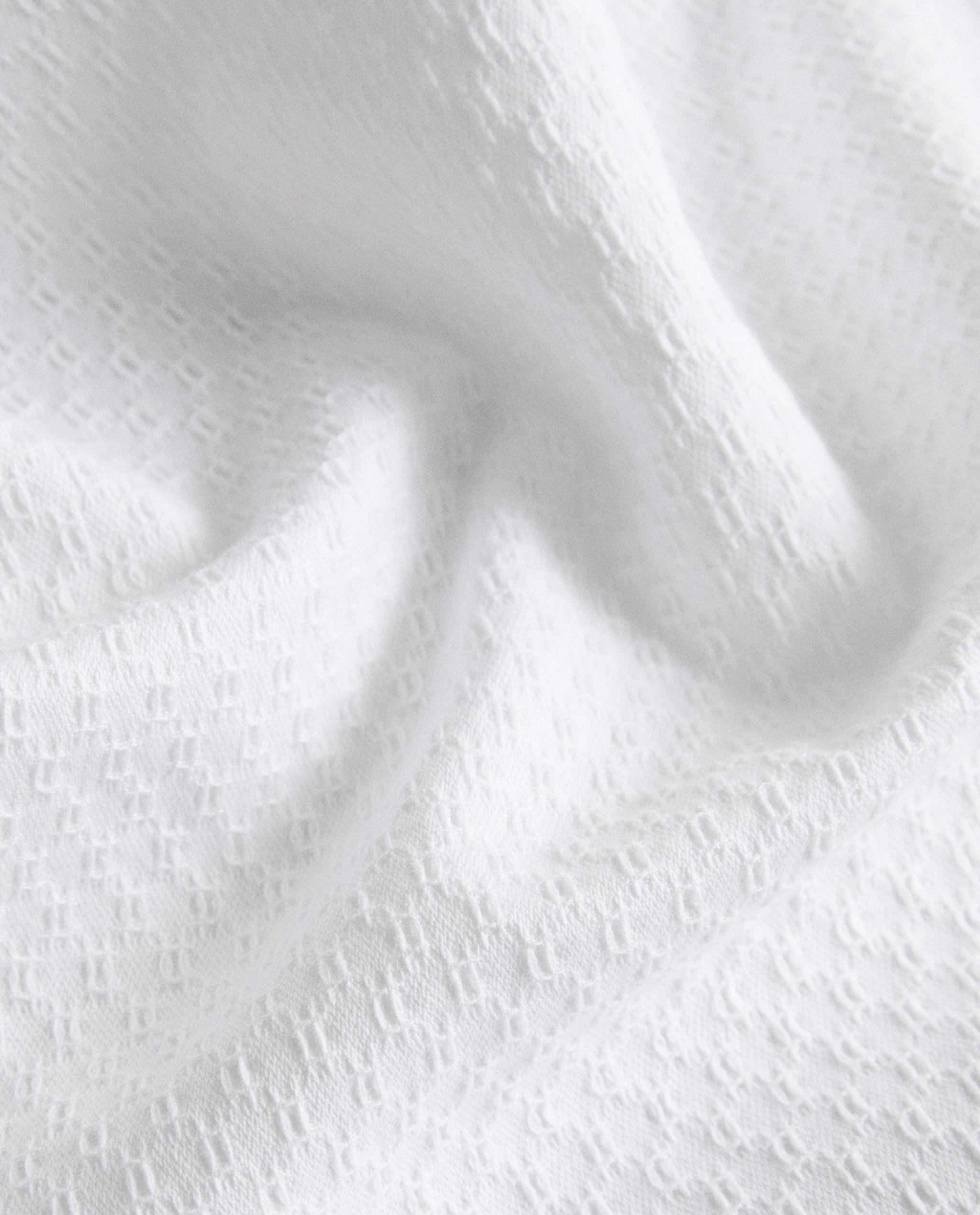 COTTON BEDSPREAD WITH RAISED DESIGN product thumbnail 3