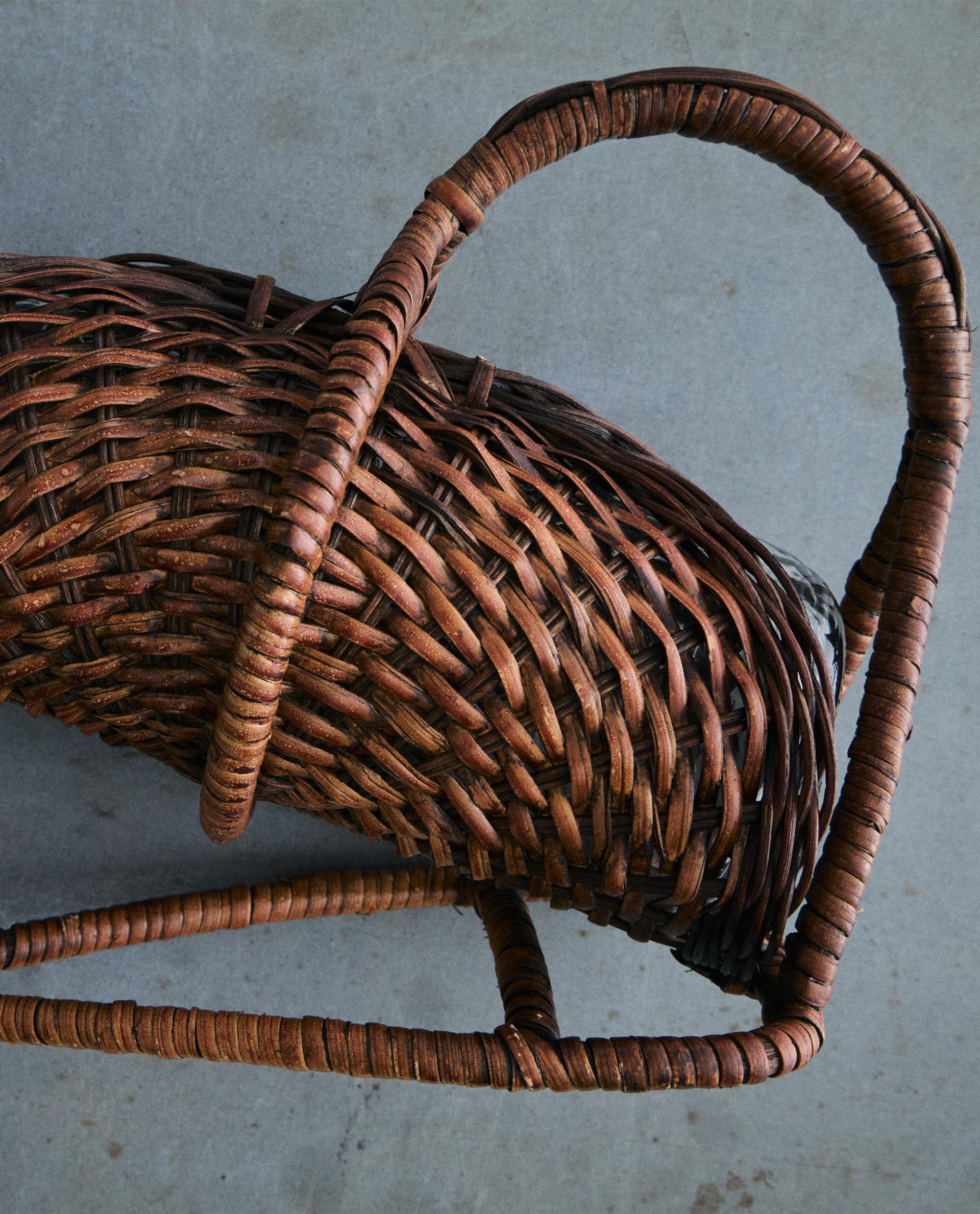 RATTAN BOTTLE STAND product thumbnail 8