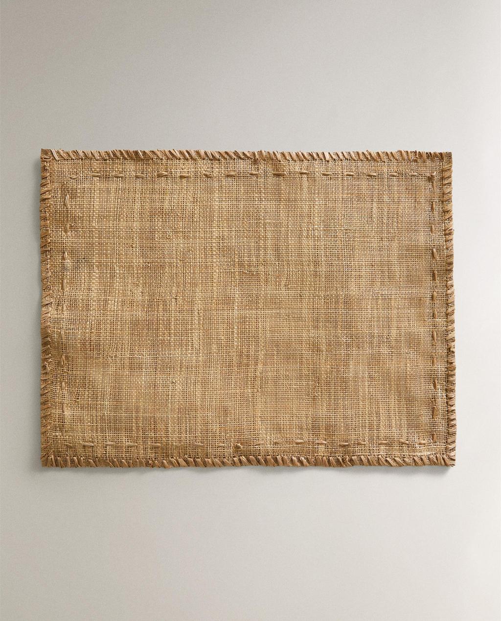 FIBRE PLACEMAT WITH TOPSTITCHING FIBRE PLACEMAT WITH TOPSTITCHING