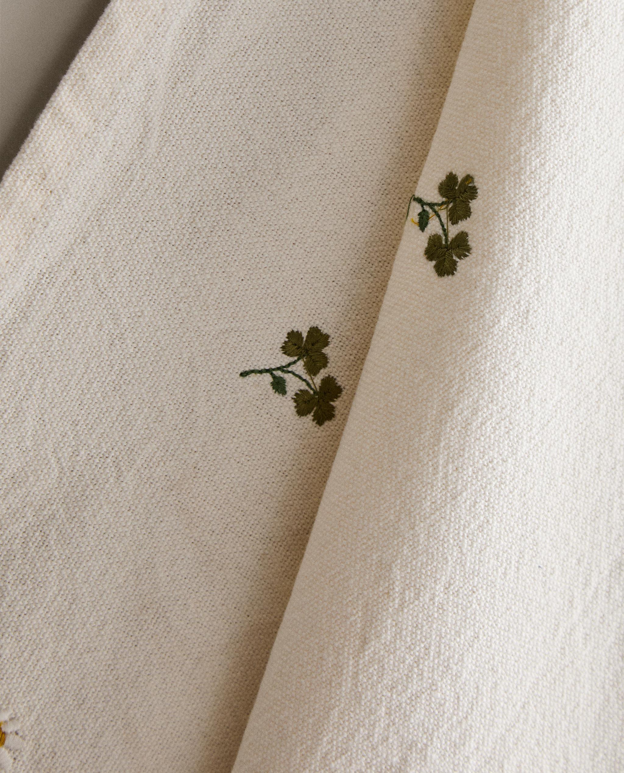 EMBROIDERED CLOVER TEA TOWEL product thumbnail 6