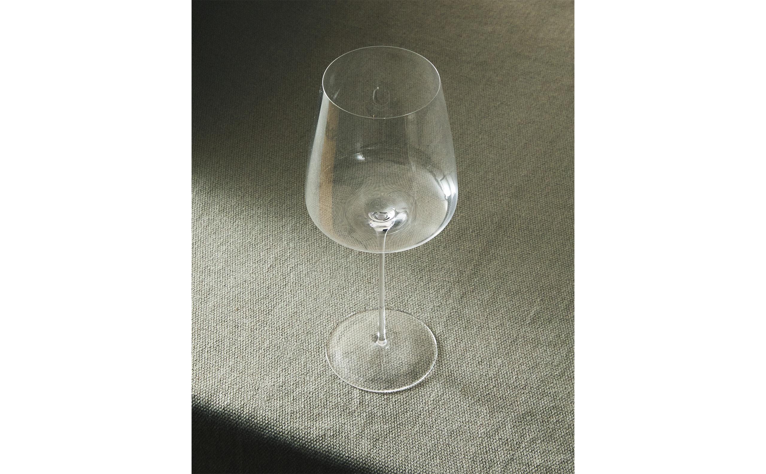 ULTRA LIGHTWEIGHT GLASS WINE GLASS