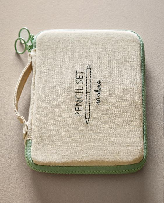 KINDERETUI MIT 20 BUNTSTIFTEN