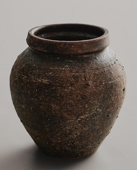 TEXTURED CERAMIC VASE